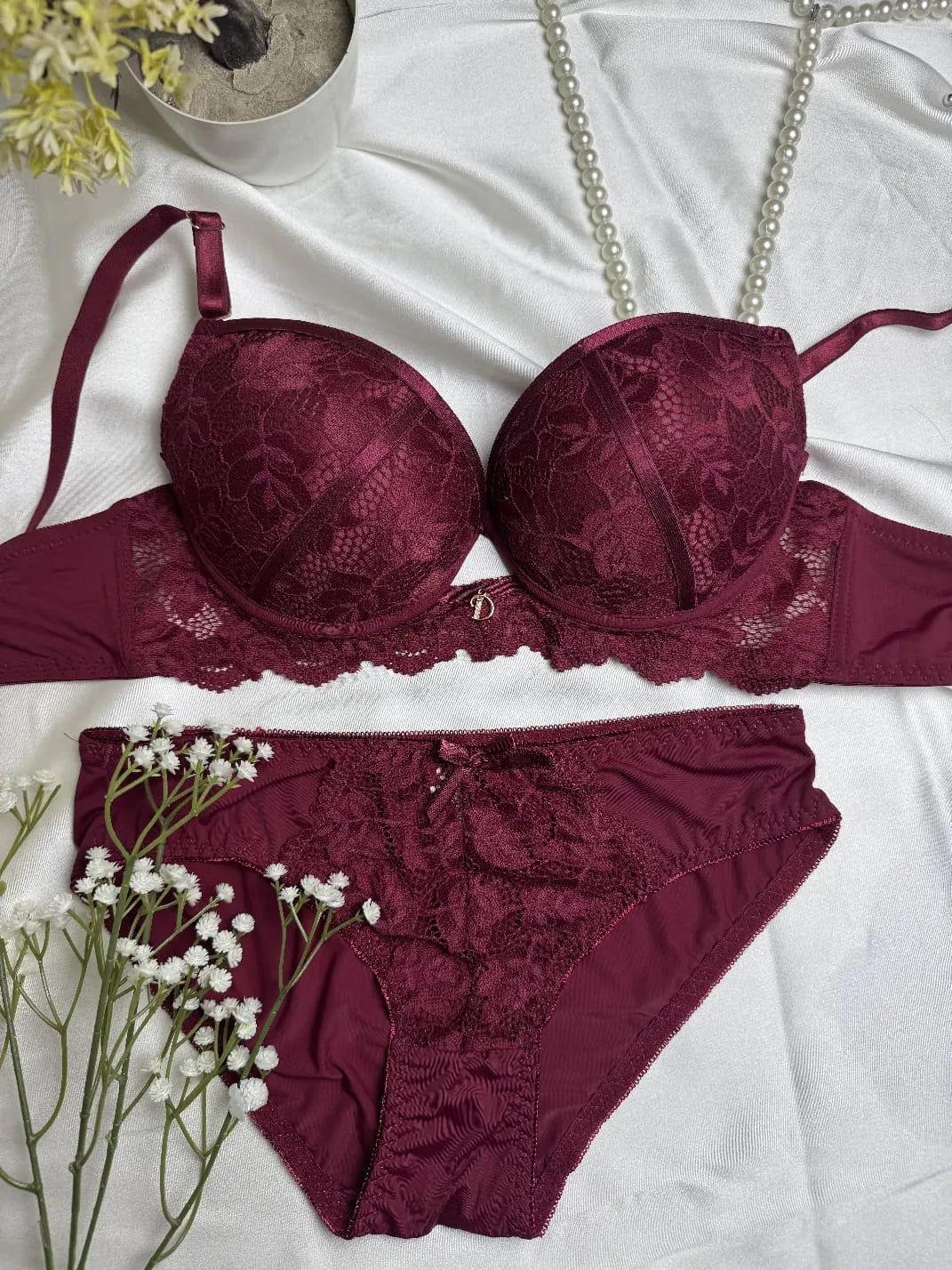 Canlan Keni Royal Lace Bra & Panty Set